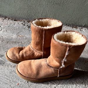 Women’s size 8 Uggs